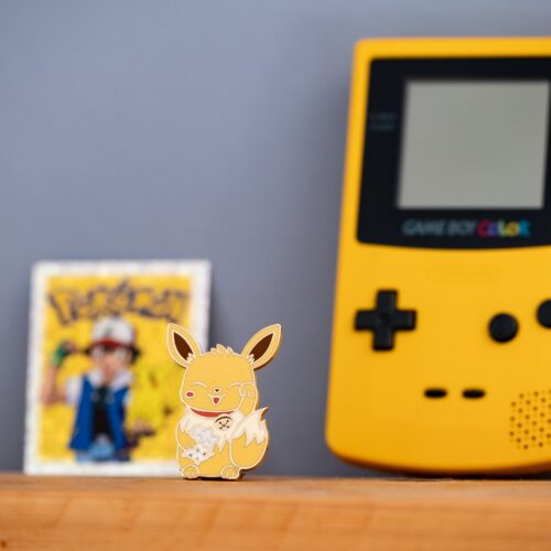 Pin's Évoli Pokémon Maneki-Neko photo review
