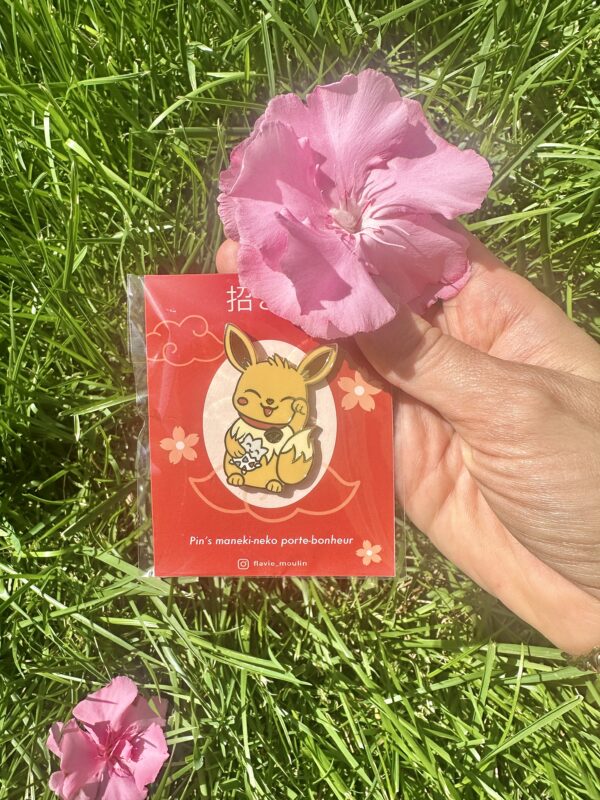 Pin's Évoli Pokémon Maneki-Neko – Image 3